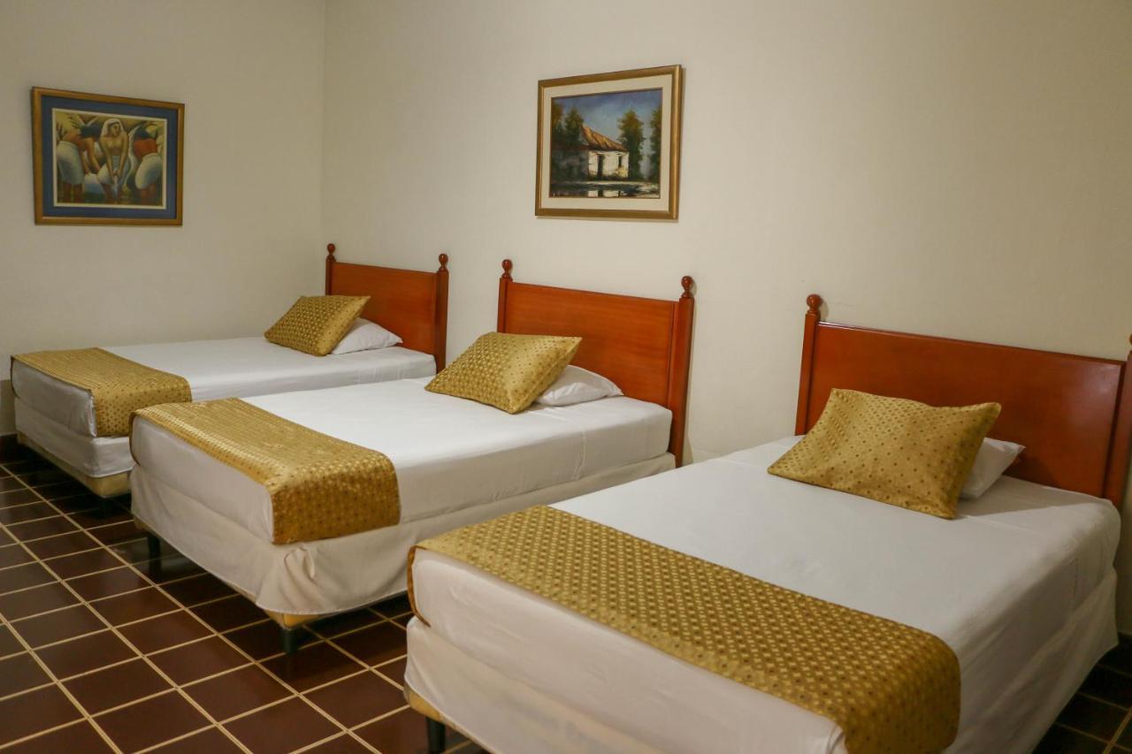 Hotel Villa Serena Escalon ซานซัลวาดอร์ ภายนอก รูปภาพ