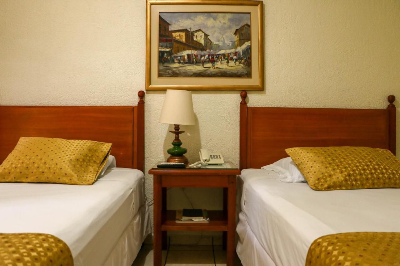 Hotel Villa Serena Escalon ซานซัลวาดอร์ ภายนอก รูปภาพ