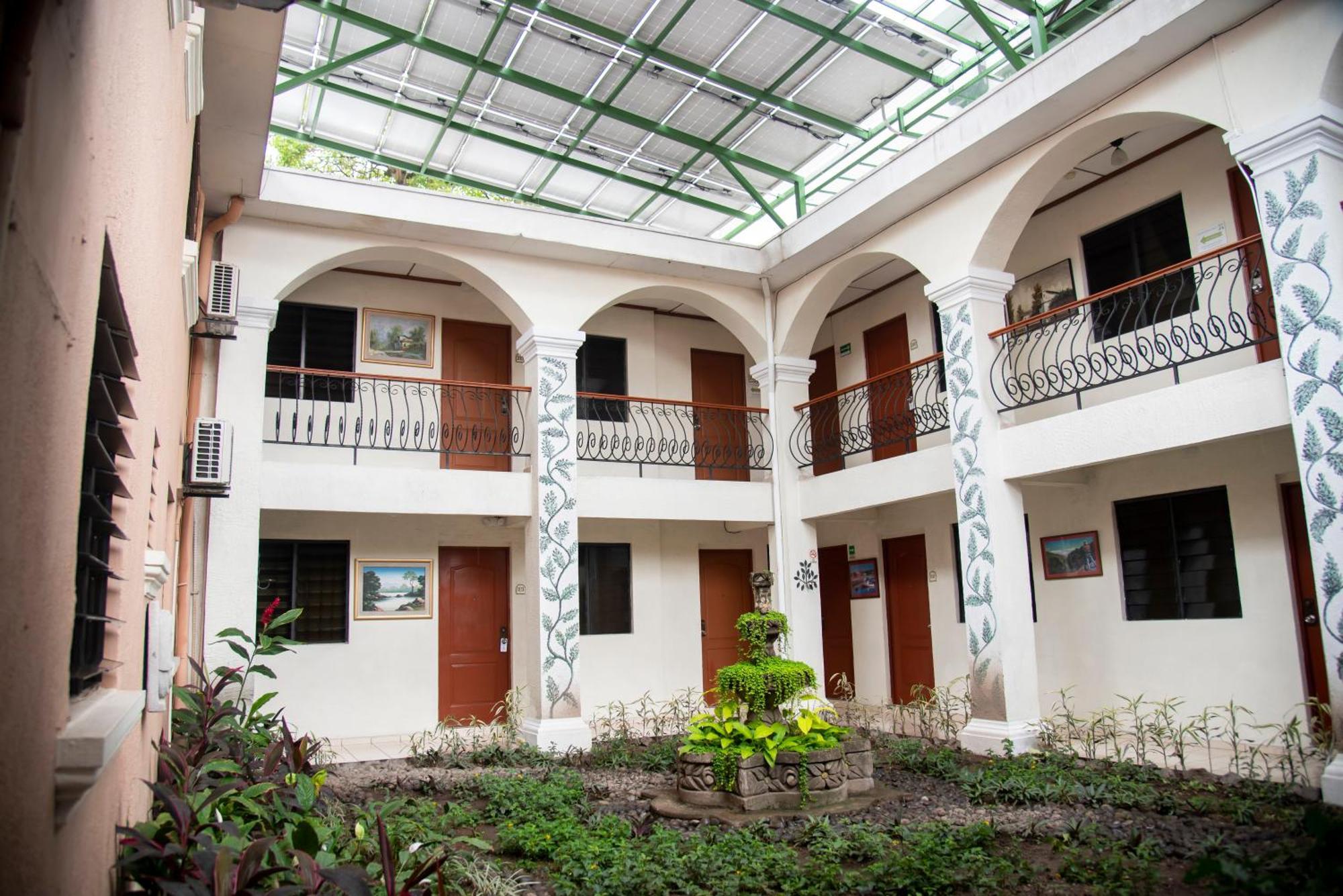 Hotel Villa Serena Escalon ซานซัลวาดอร์ ภายนอก รูปภาพ