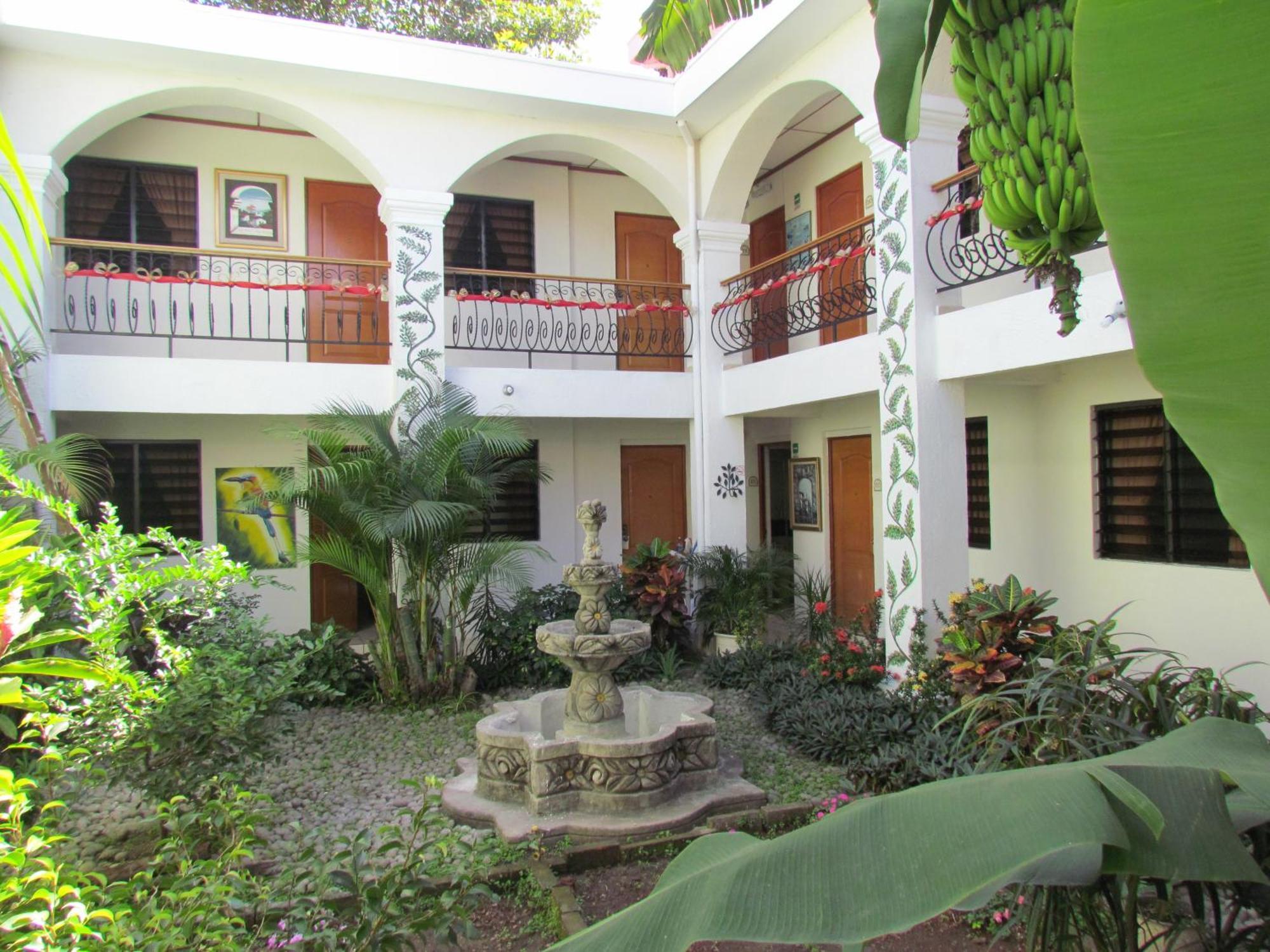 Hotel Villa Serena Escalon ซานซัลวาดอร์ ภายนอก รูปภาพ