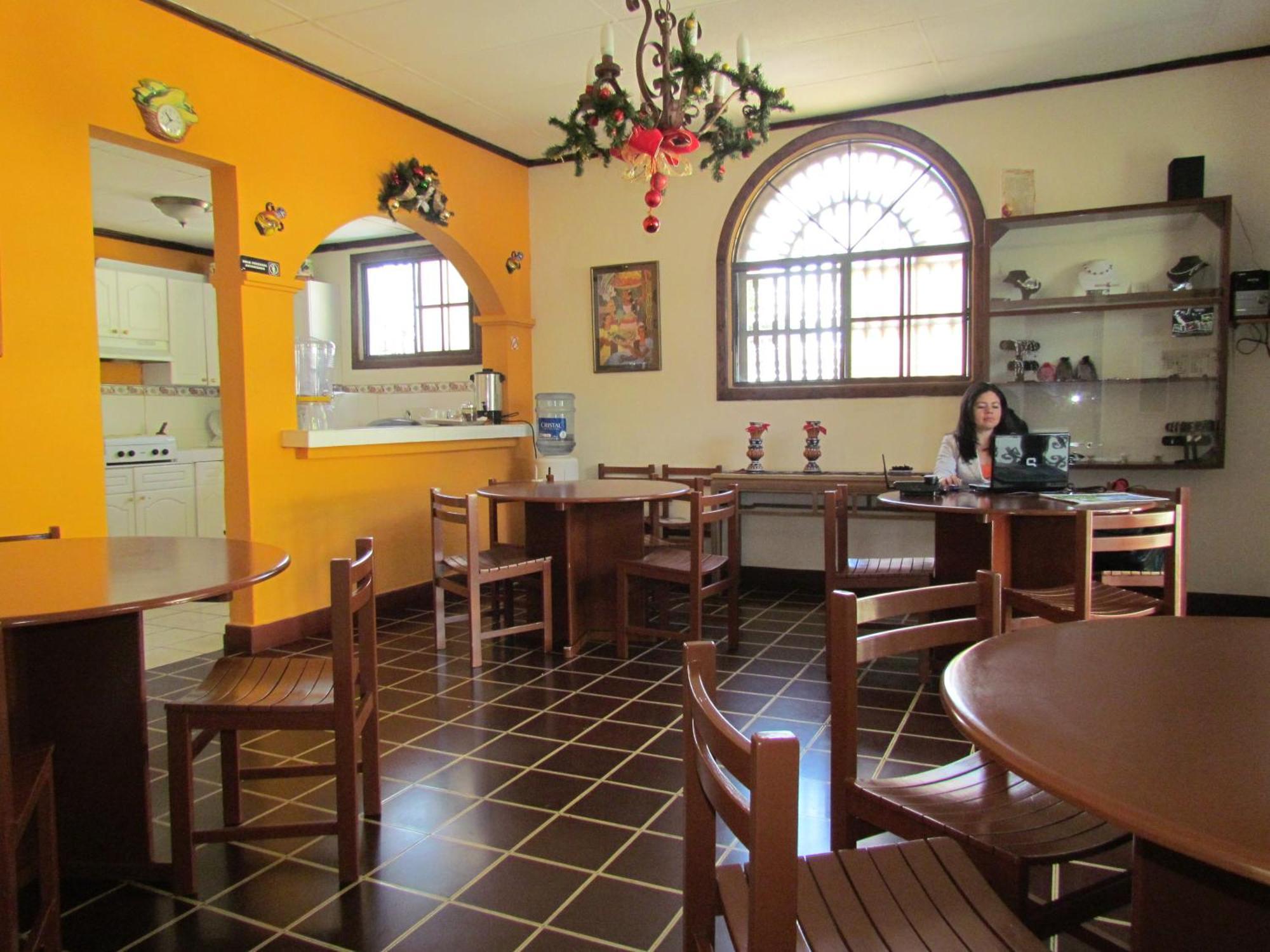 Hotel Villa Serena Escalon ซานซัลวาดอร์ ภายนอก รูปภาพ