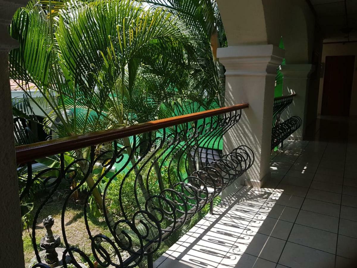 Hotel Villa Serena Escalon ซานซัลวาดอร์ ภายนอก รูปภาพ