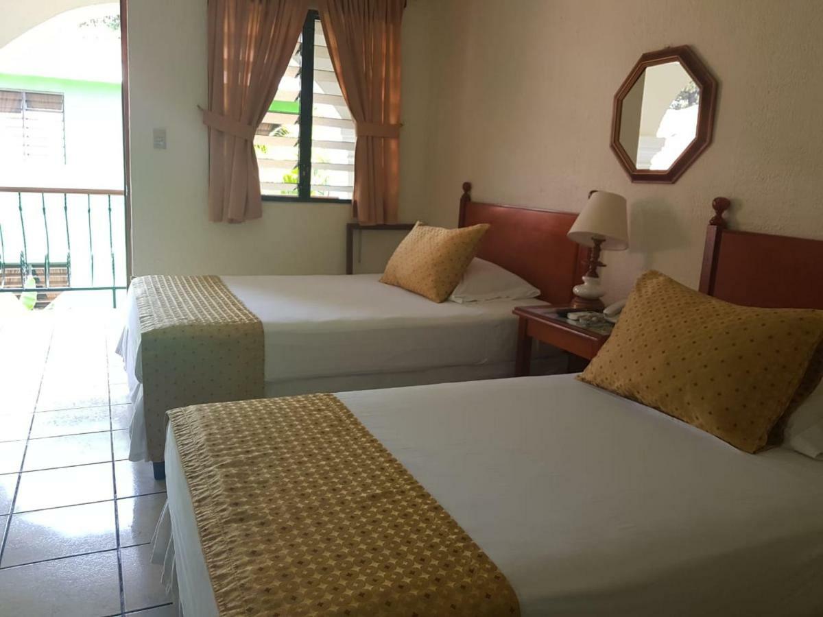 Hotel Villa Serena Escalon ซานซัลวาดอร์ ภายนอก รูปภาพ
