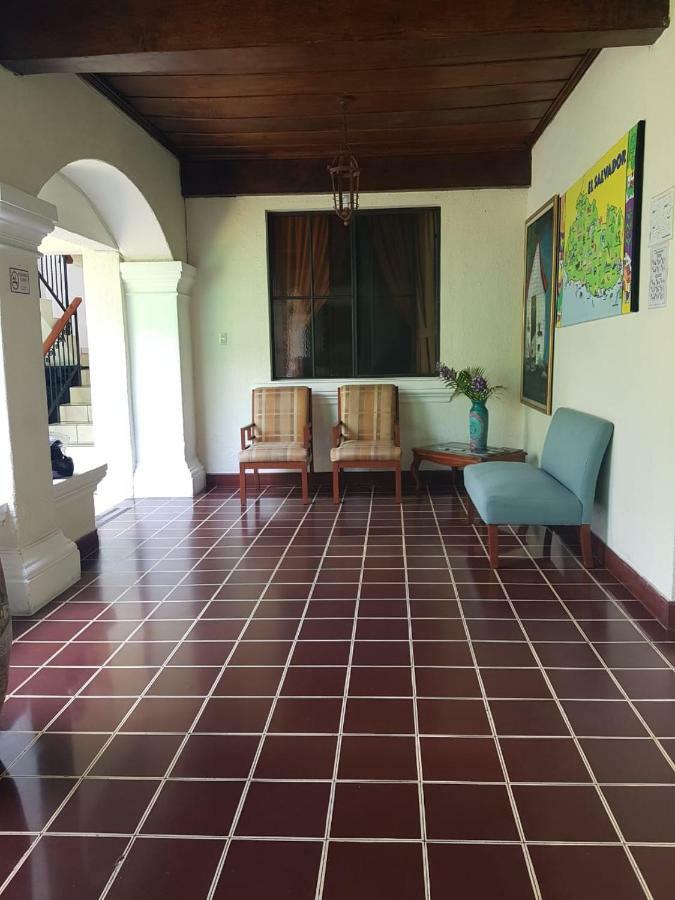 Hotel Villa Serena Escalon ซานซัลวาดอร์ ภายนอก รูปภาพ