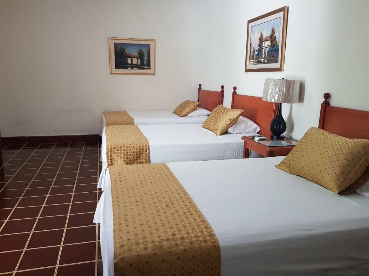 Hotel Villa Serena Escalon ซานซัลวาดอร์ ภายนอก รูปภาพ
